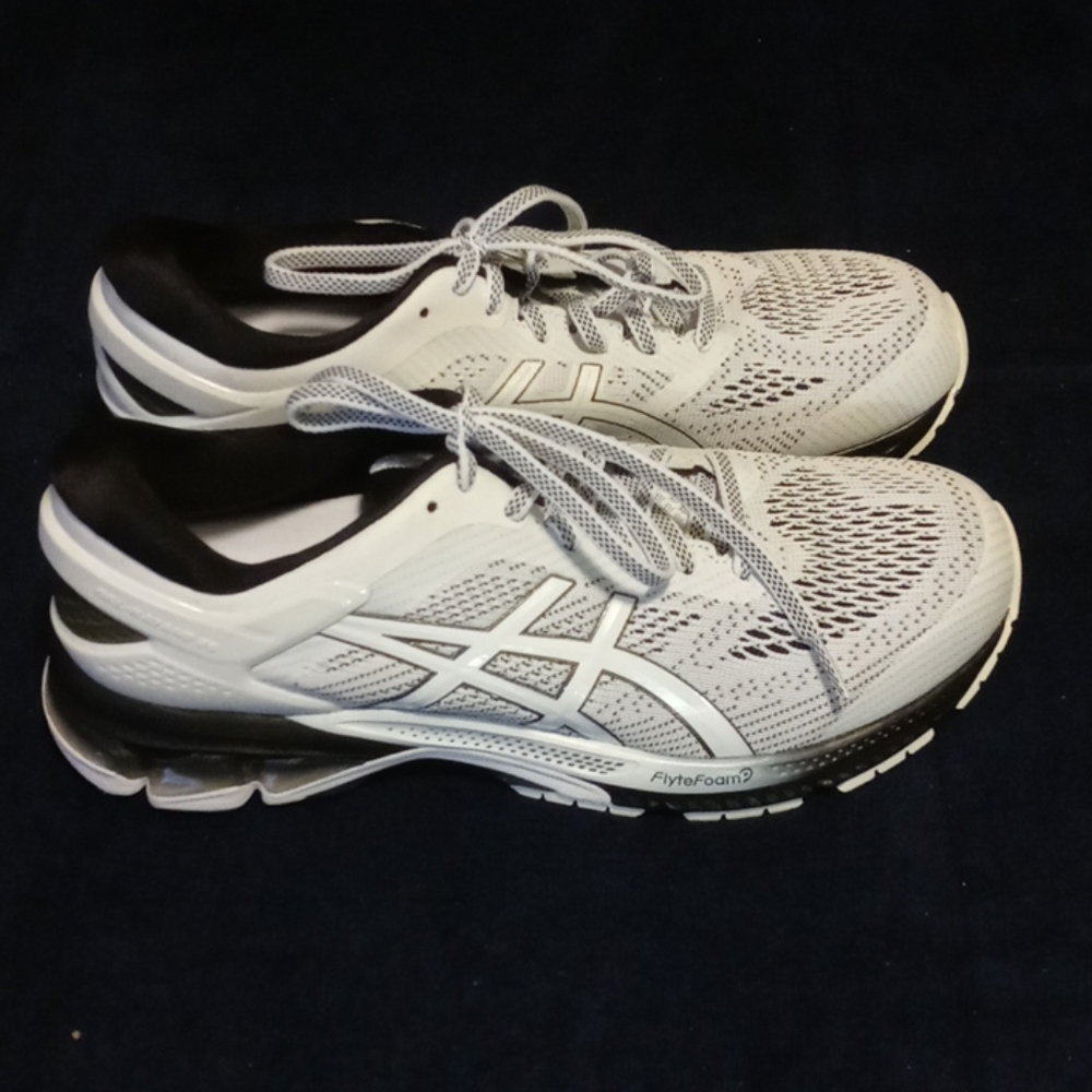 Shoes - Picture 2 of 2